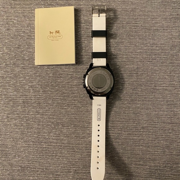 Coach Watch - Picture 7 of 8